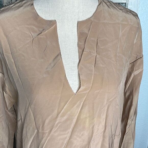 Vince Silk Blouse Light Brown Deep V Neck Long Sleeve Side Slit Tops Women's Siz - Picture 3 of 12